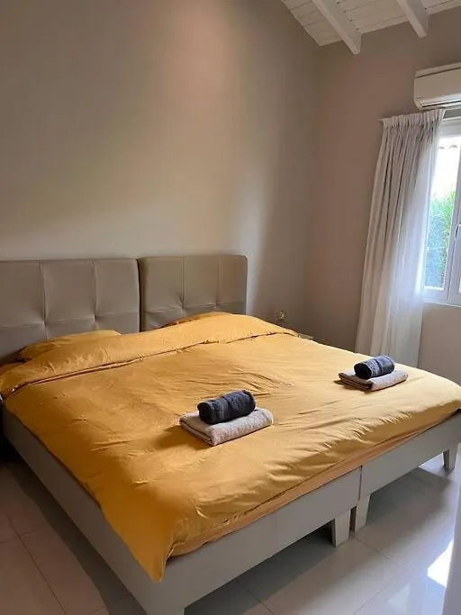 Villa Prive Zwembad, Nabij Mambo Willemstad